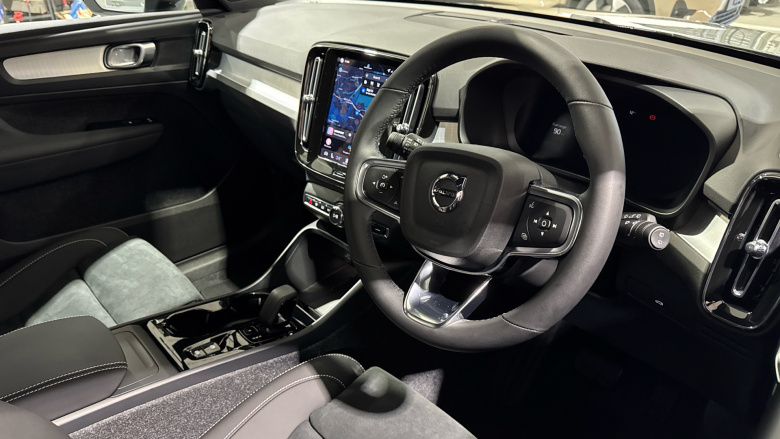 Volvo XC40 2.0 B3P Plus Dark 5dr Auto Petrol Estate